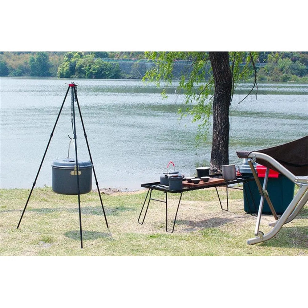 Dreibein Grillhalter mit Kette & Haken – 80 cm-Prepper-Store.com